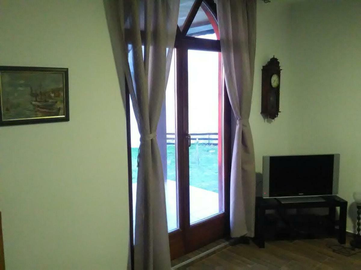 Carobni Breg Villa Golubac Buitenkant foto