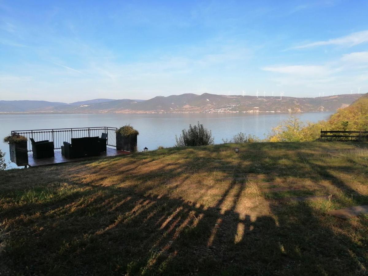 Carobni Breg Villa Golubac Buitenkant foto
